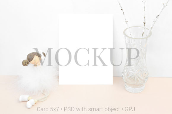Mockup Card with Statuette and Bowl: A Creative Tool for Modern Designers